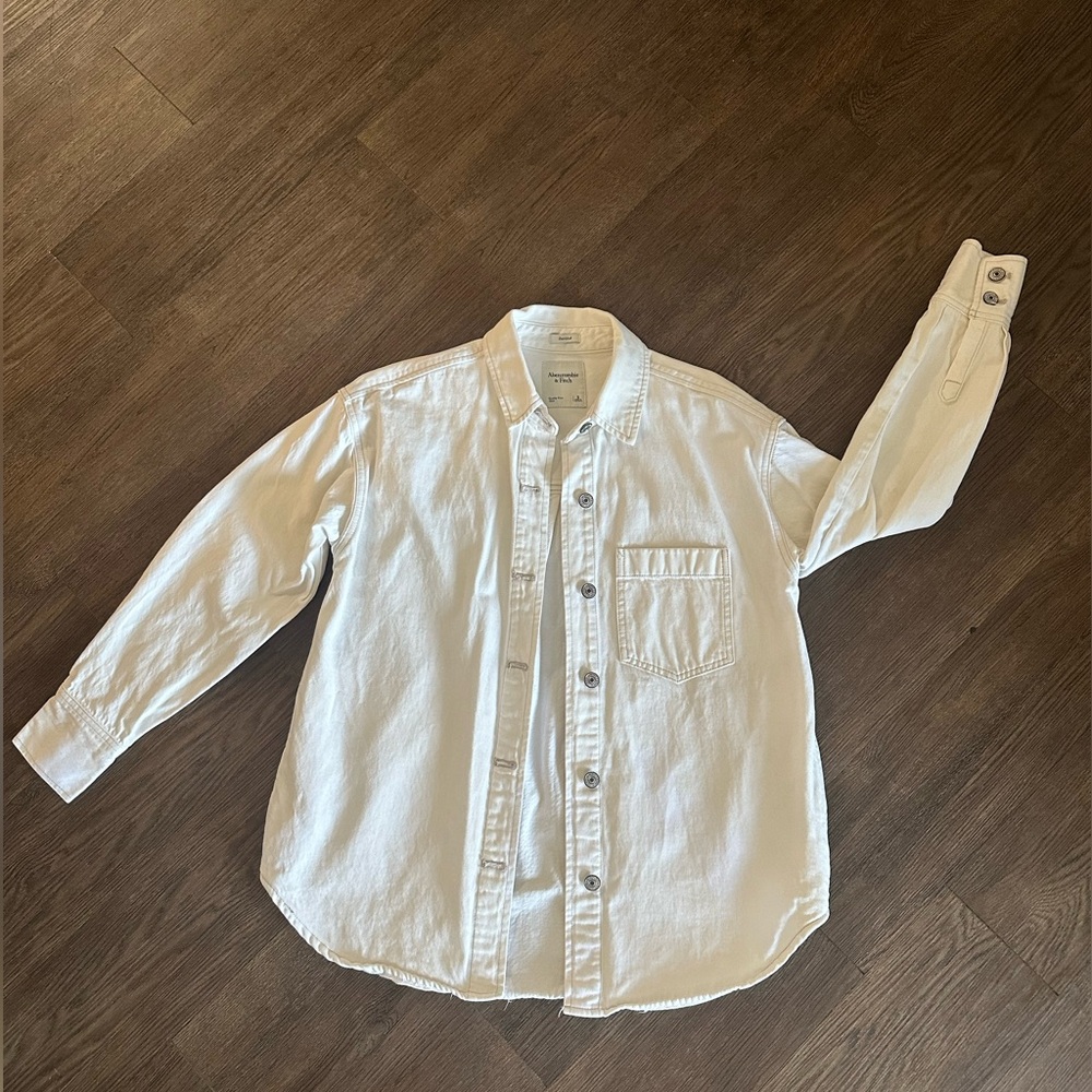 White Abercrombie Denim Jacket Size: Small